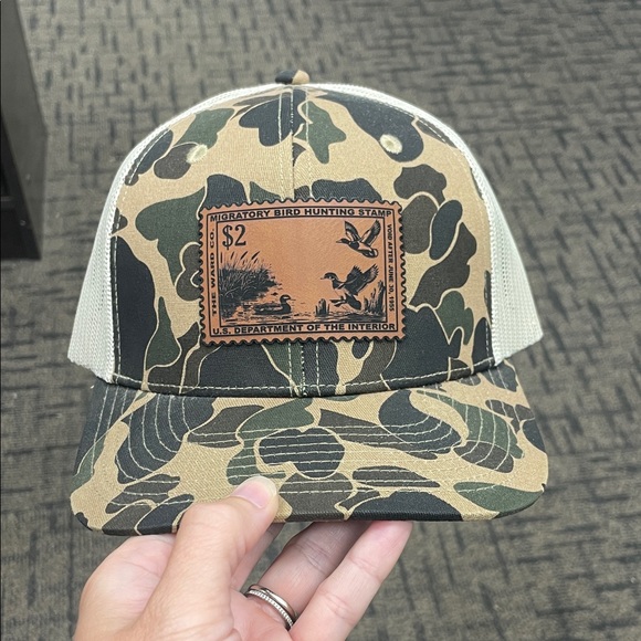BRAND NEW Camo Trucker Hat with Patch - Picture 1 of 1